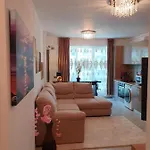 Antonia Alezzi Apartment *