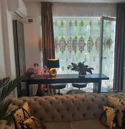 Antonia Alezzi דירה Năvodari