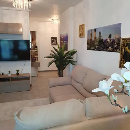 Antonia Alezzi Apartment Navodari