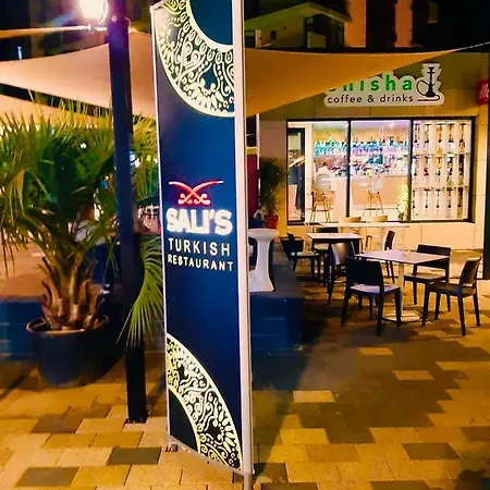 Antonia Alezzi דירה *