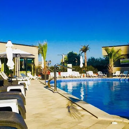 Antonia Alezzi Beach Resort Apartment Năvodari