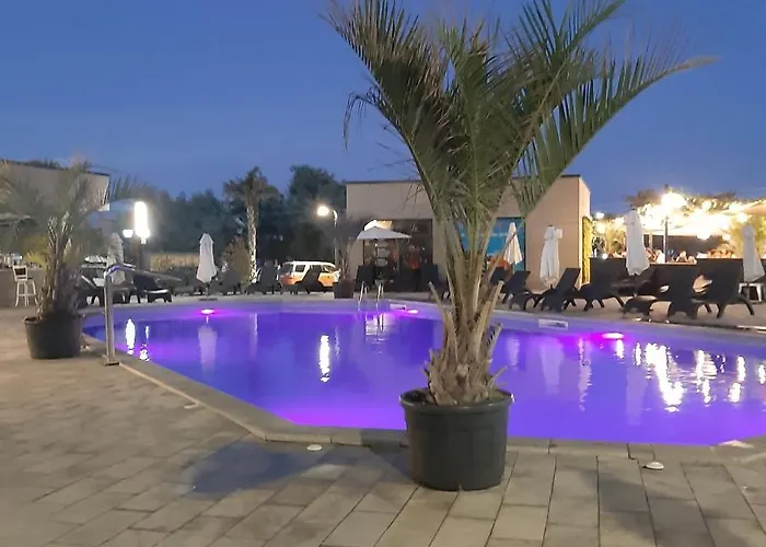 Daire Antonia Alezzi *